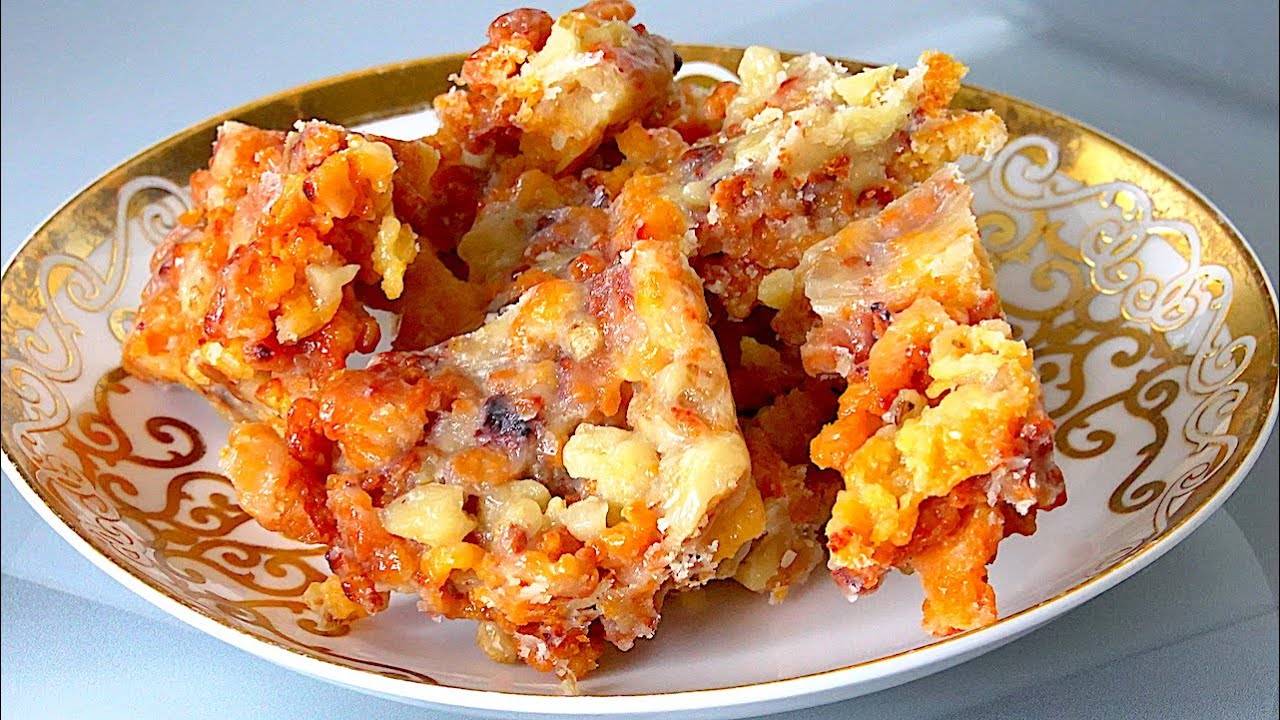 как правильно пожарить творог. жареный творог. творожная жаркое. обжаренный творог. пирожки с творогом на сковородке.